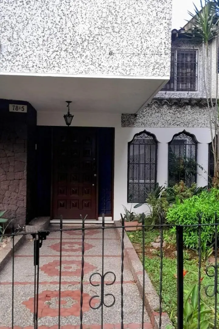 Habitacion 2 En Casa Retro Medellín
