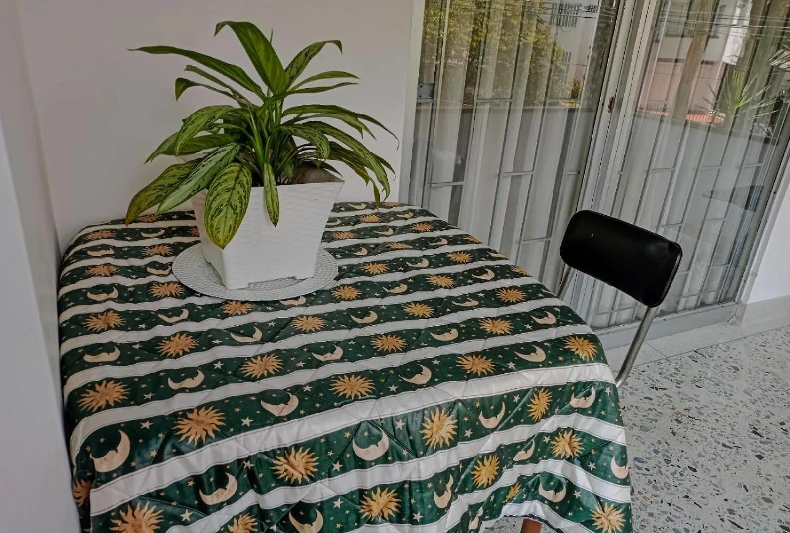 Habitacion 2 En Casa Retro Medellin Colombia